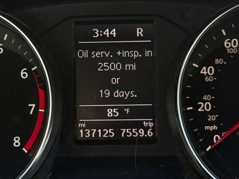 Used 2016 Volkswagen Passat 1.8T R-Line image 11