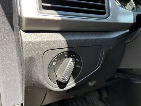 Used 2018 Volkswagen Atlas SE AWD/4WD image 12