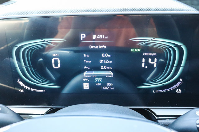 Certified 2025 Kia Niro EX FWD image 23