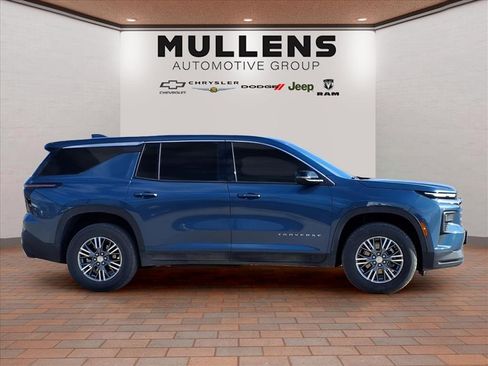 Used 2024 Chevrolet Traverse LS image 4