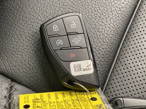 Used 2024 GMC Sierra 2500 Denali w/ Denali Reserve Package image 28