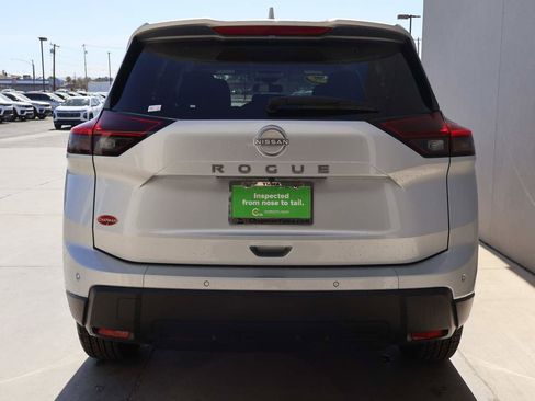Used 2025 Nissan Rogue SV FWD image 4