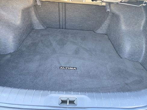 Used 2024 Nissan Altima 2.5 SV image 18