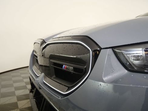 Certified 2025 BMW M5 w/ Carbon Package image 11