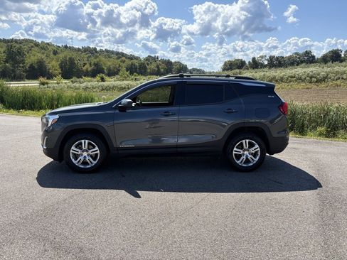 Used 2018 GMC Terrain SLE w/ Driver Convenience Package image 2