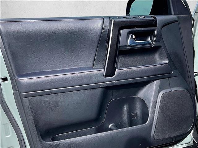 Used 2023 Toyota 4Runner TRD Off-Road Premium w/ Moonroof Package AWD/4WD image 18