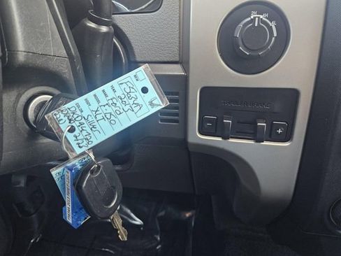 Used 2013 Ford F150 XLT w/ XLT Chrome Pkg image 29