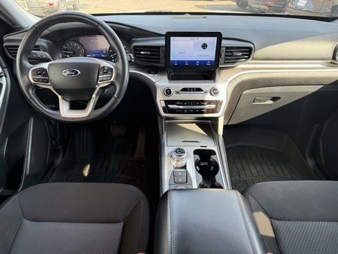 Used 2022 Ford Explorer XLT w/ Class IV Trailer Tow Package image 14