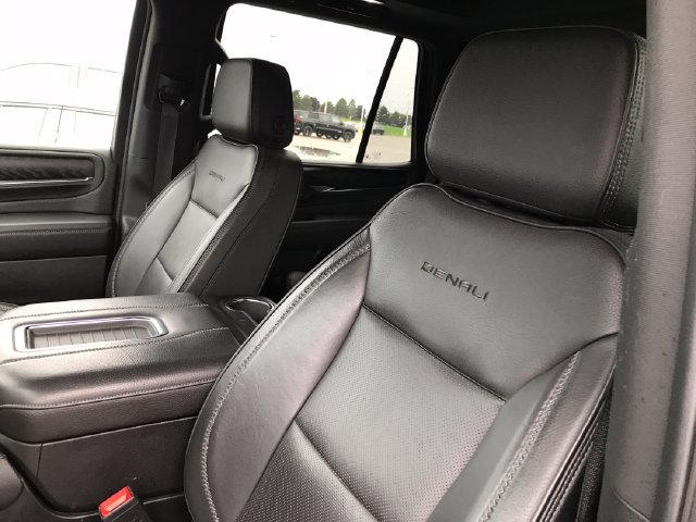 Certified 2024 GMC Yukon Denali AWD/4WD image 4