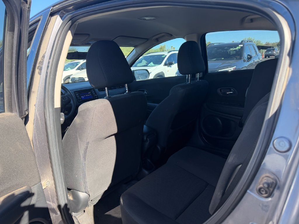 Used 2017 Honda HR-V LX image 6