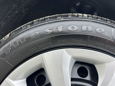 Used 2025 Toyota Corolla LE image 27