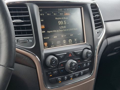 Certified 2017 Jeep Grand Cherokee Laredo w/ Quick Order Package 23E AWD/4WD image 19