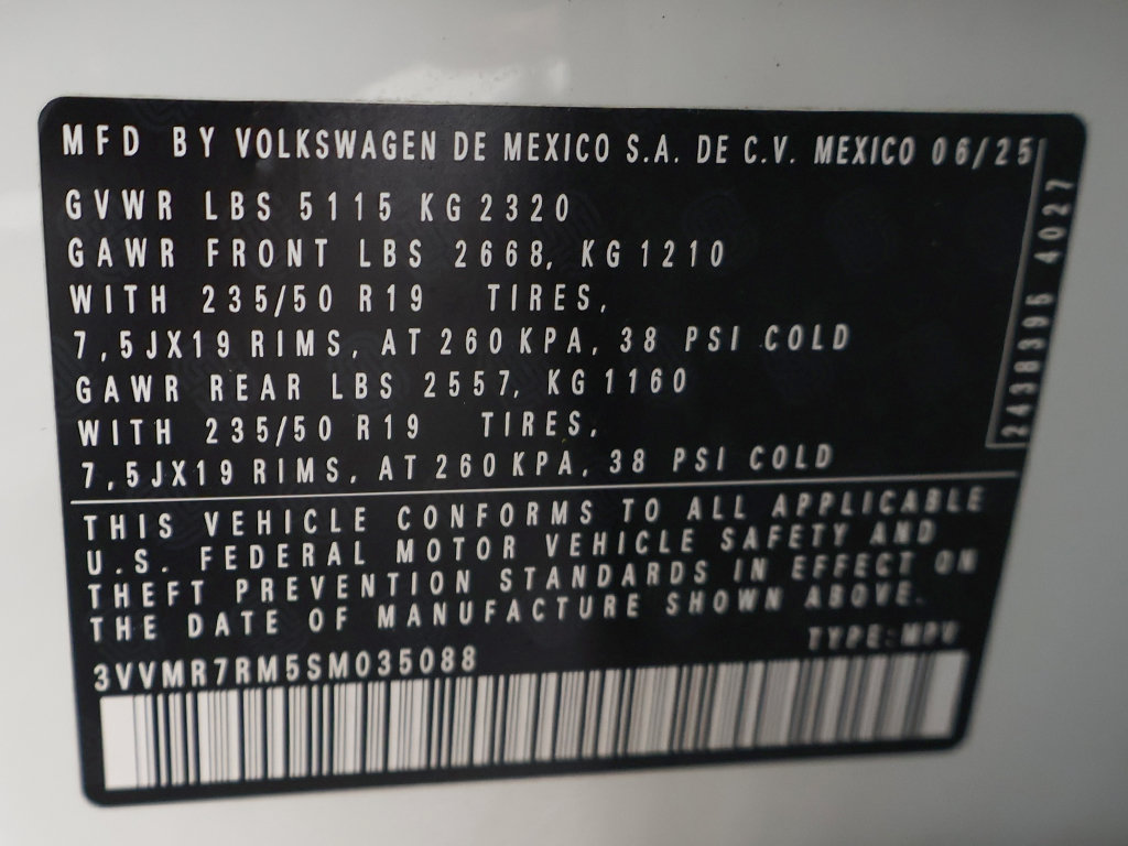 Used 2025 Volkswagen Tiguan SE w/ Panoramic Sunroof Package AWD/4WD image 53
