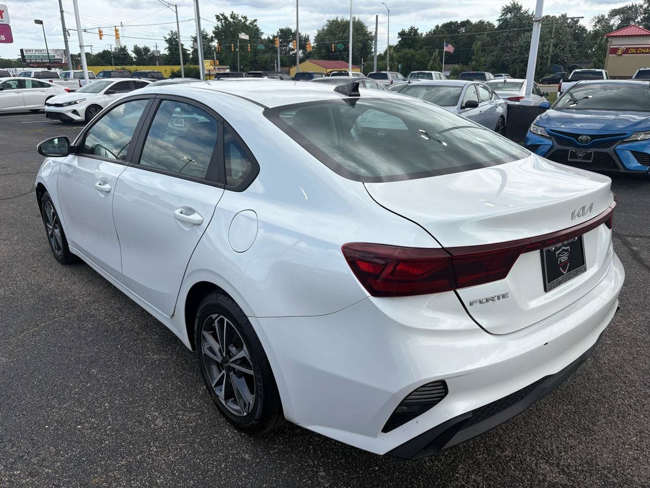 Used 2023 Kia Forte LXS FWD image 3