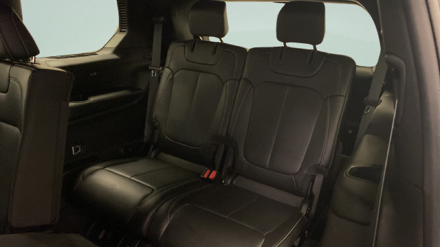 Used 2025 Jeep Grand Cherokee L Limited w/ Black Appearance Package AWD/4WD image 28