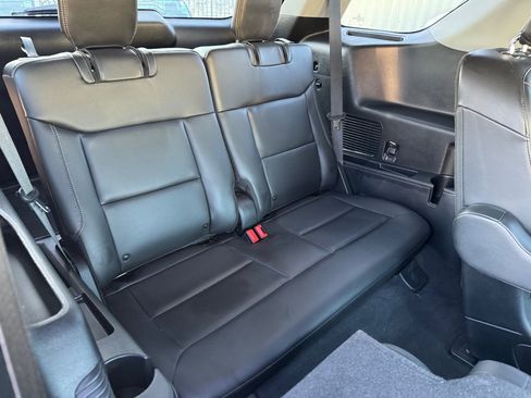 Used 2023 Ford Explorer XLT w/ Equipment Group 202A AWD/4WD image 19