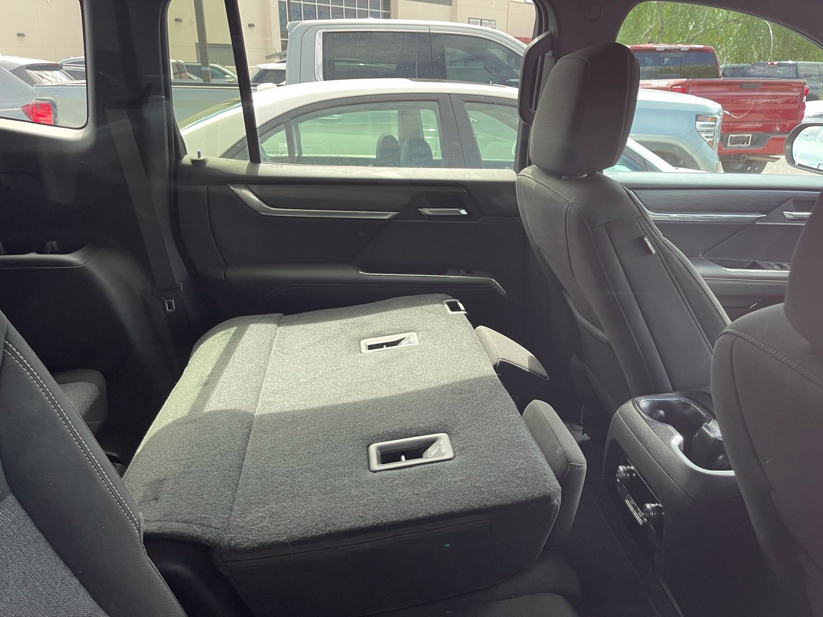 Used 2025 GMC Acadia Elevation w/ Black Edition FWD image 6