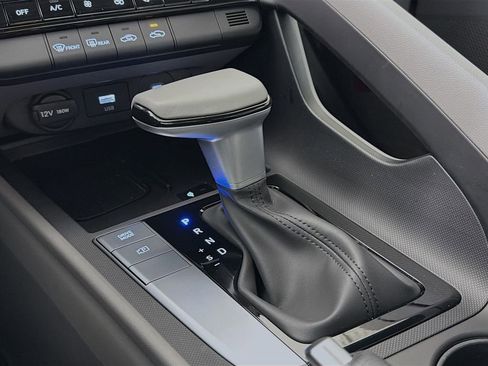 Used 2025 Hyundai Elantra Sport image 19