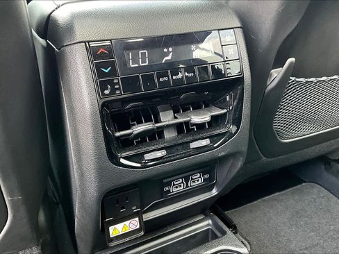 Used 2023 Jeep Grand Cherokee L Limited image 31