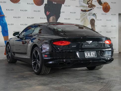 Used 2021 Bentley Continental GT image 22