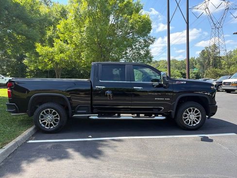 Used 2026 Chevrolet Silverado 2500 LT w/ Z71 Chrome Sport Edition AWD/4WD image 2