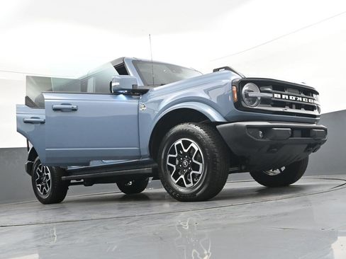 Used 2024 Ford Bronco Outer Banks AWD/4WD image 41