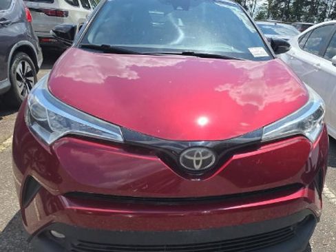 Used 2019 Toyota C-HR Limited FWD image 1