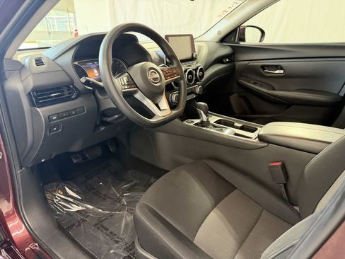 Used 2024 Nissan Sentra SV FWD image 9