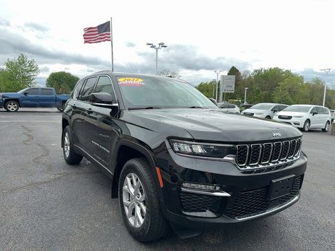 Certified 2022 Jeep Grand Cherokee Limited AWD/4WD image 2