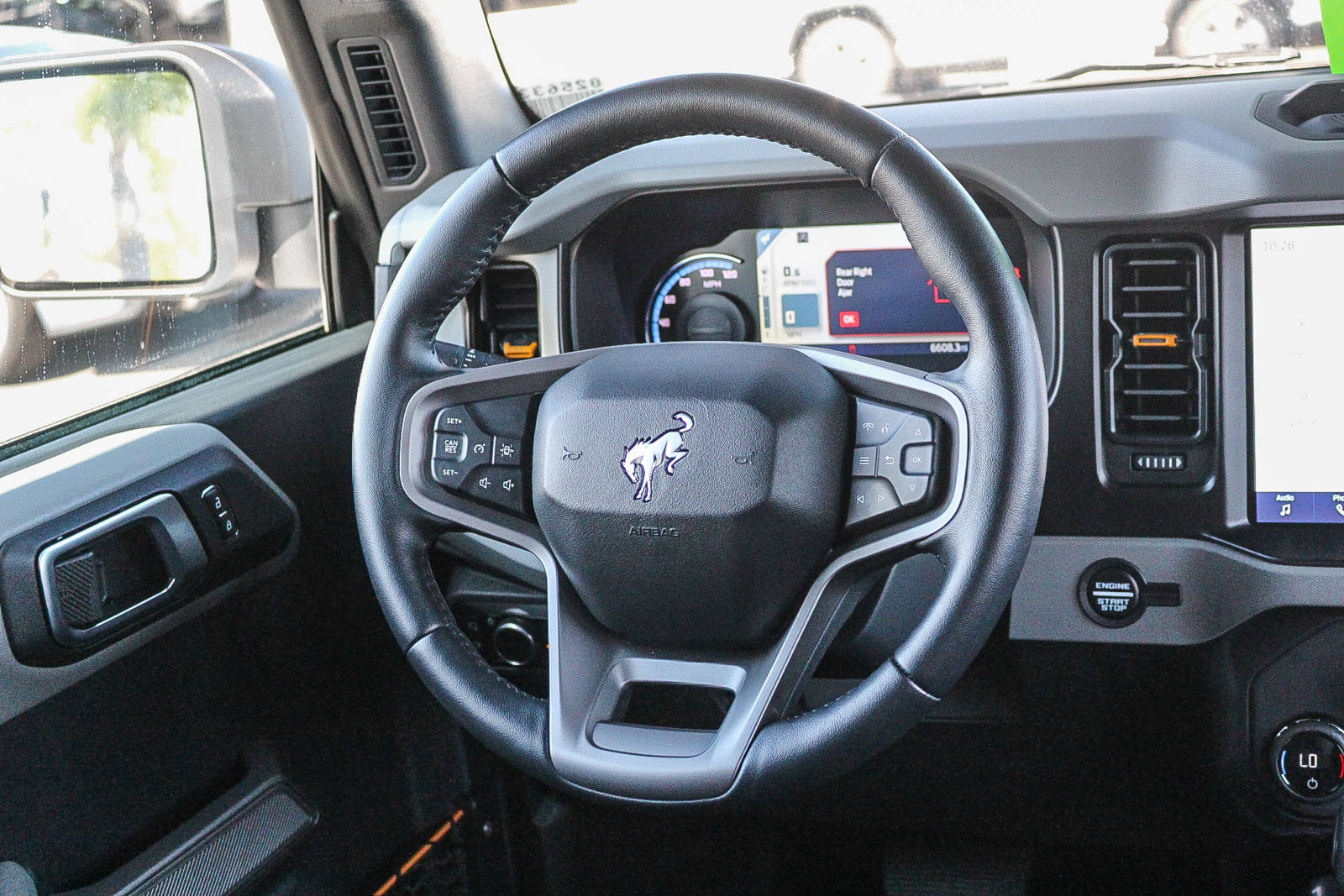 Certified 2023 Ford Bronco Badlands w/ Sasquatch Package AWD/4WD image 17