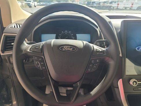 New 2024 Ford Edge SE image 10