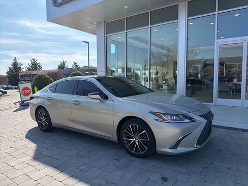 Used 2022 Lexus ES 350 w/ Premium Package image 5
