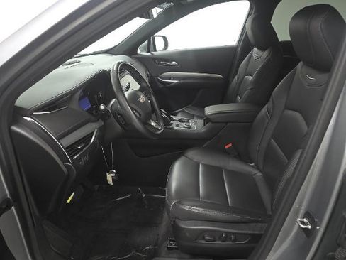 Used 2023 Cadillac XT4 Premium Luxury FWD image 4