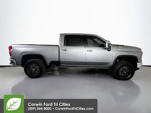 Used 2025 Chevrolet Silverado 2500 LTZ w/ LTZ Convenience Package AWD/4WD image 18