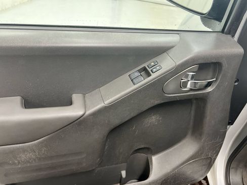 Used 2016 Nissan Frontier SV AWD/4WD image 18