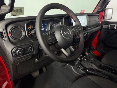 Used 2024 Jeep Wrangler Unlimited Rubicon AWD/4WD image 20