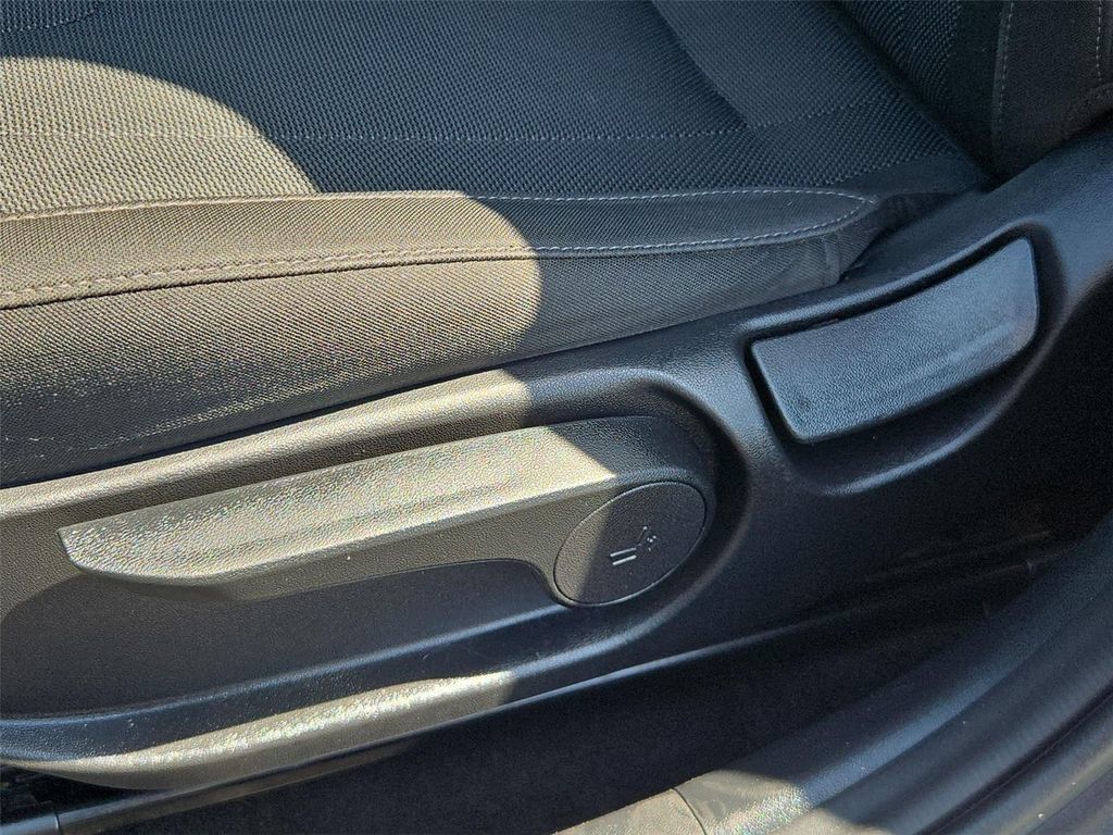 Used 2022 Hyundai Elantra SE w/ Cargo Package FWD image 36