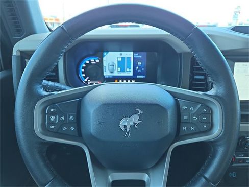 Used 2023 Ford Bronco Wildtrak image 18