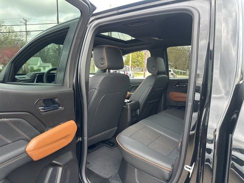 Used 2024 GMC Canyon AT4 w/ Canyon Safety Plus Package AWD/4WD image 21