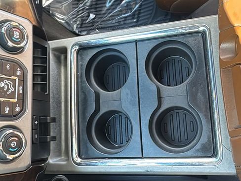 Used 2016 Ford F450 Platinum w/ Platinum Package image 31