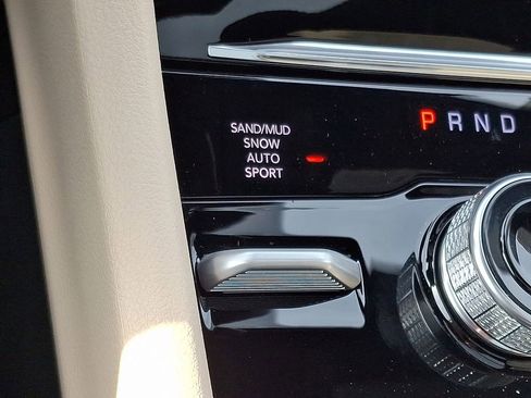 New 2025 Jeep Grand Cherokee Limited w/ Luxury Tech Group II AWD/4WD image 18