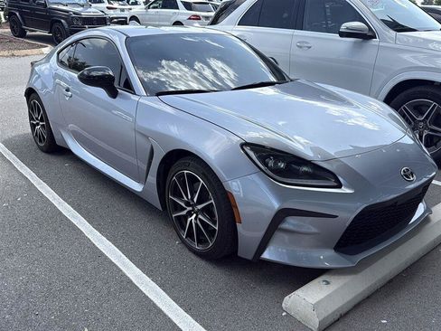 Used 2024 Toyota GR86 RWD image 1