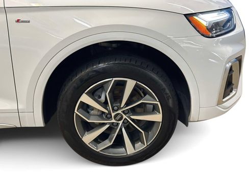 Used 2023 Audi Q5 2.0T Premium Plus w/ Premium Plus Package AWD/4WD image 9