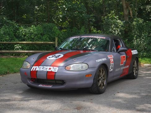 Used 1999 MAZDA MX-5 Miata RWD image 4