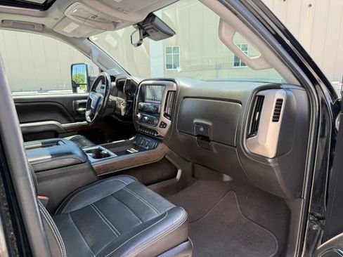 Used 2019 GMC Sierra 2500 Denali AWD/4WD image 21