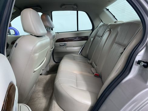 Used 2010 Mercury Grand Marquis LS RWD image 26
