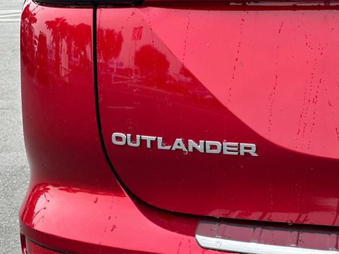 New 2025 Mitsubishi Outlander ES image 26