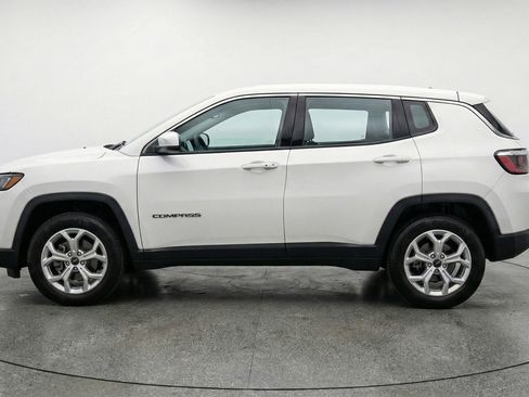 Used 2025 Jeep Compass Latitude image 5