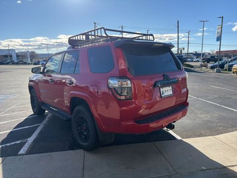 Used 2021 Toyota 4Runner Venture w/ Moonroof Package image 5