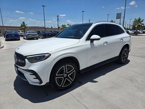 Used 2026 Mercedes-Benz GLC 300 image 3